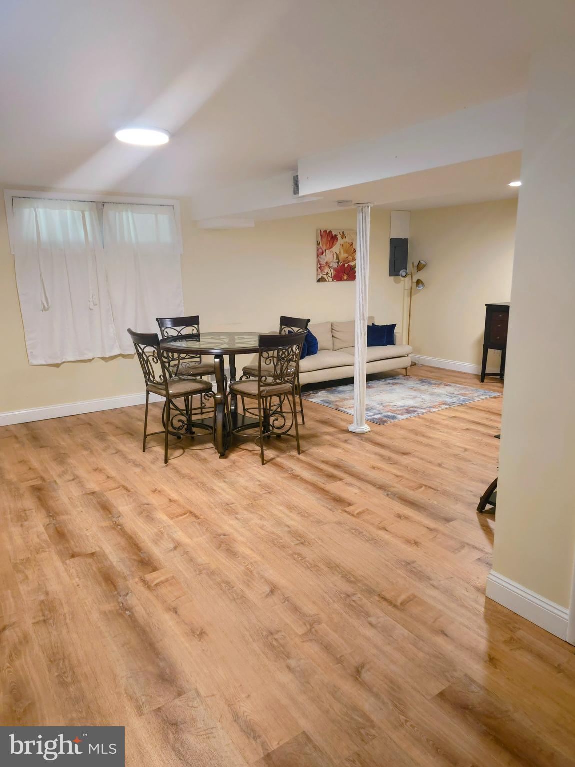 ROSLYN - Residential