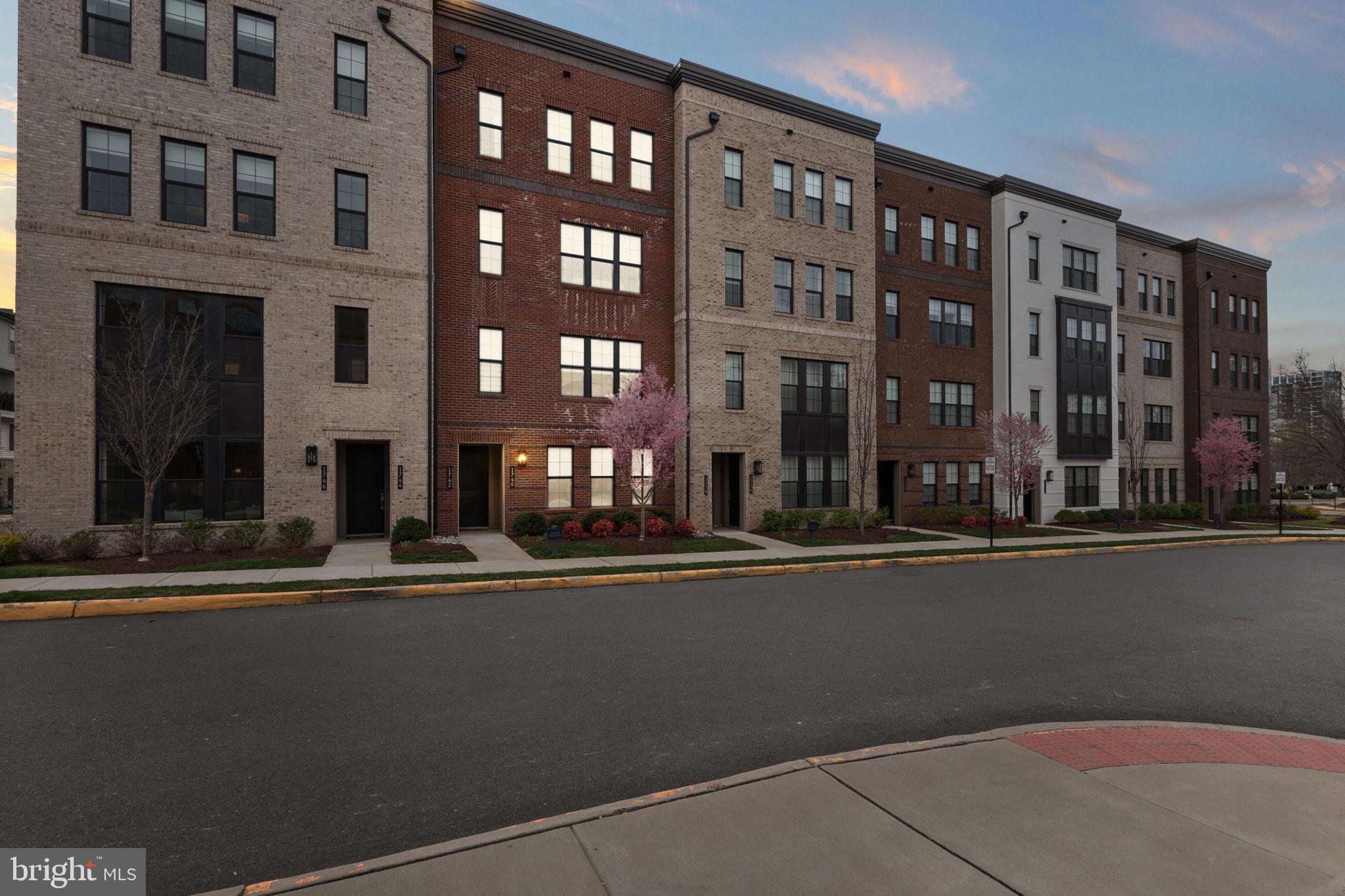 UNION PARK AT MCLEAN - Residential