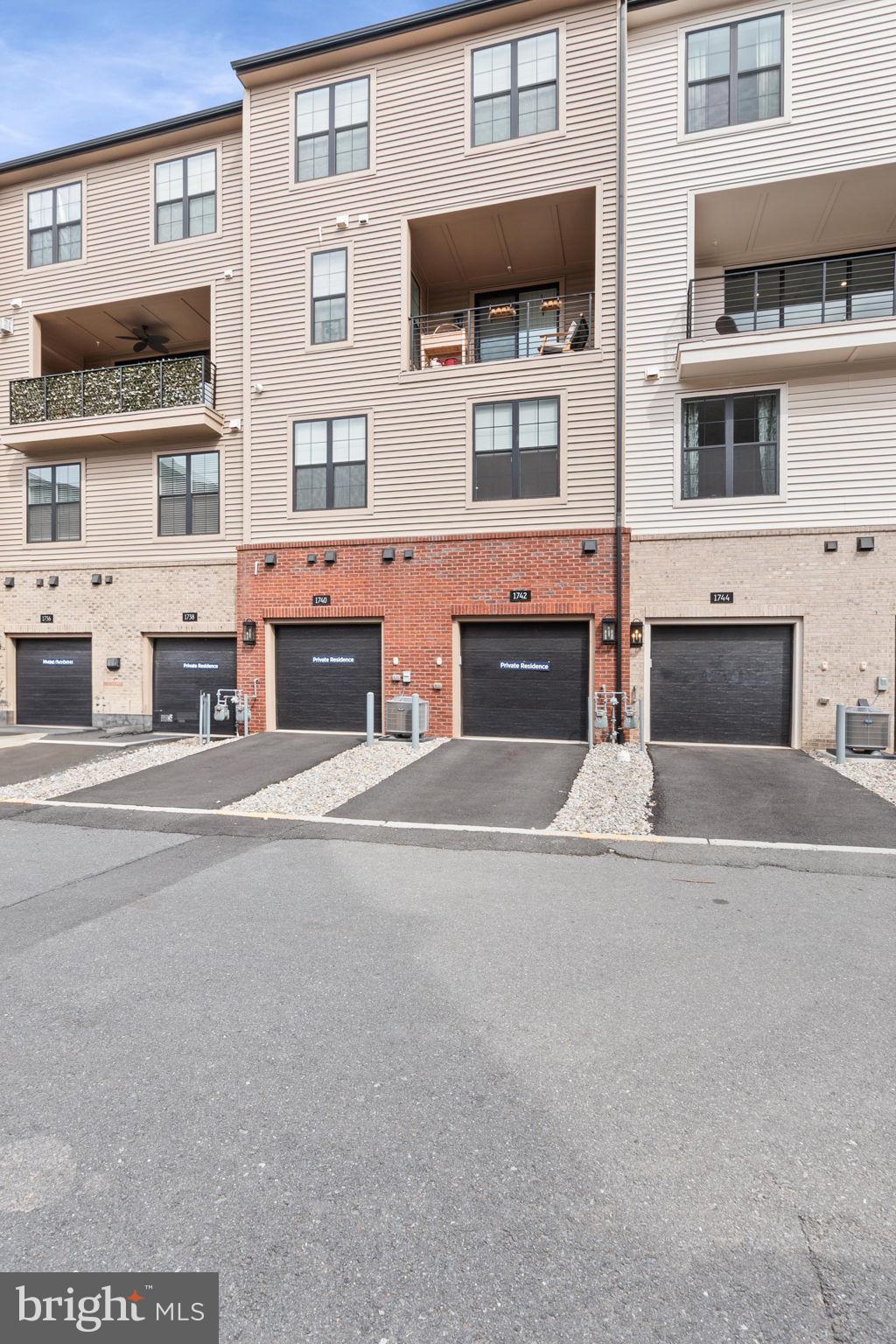 UNION PARK AT MCLEAN - Residential