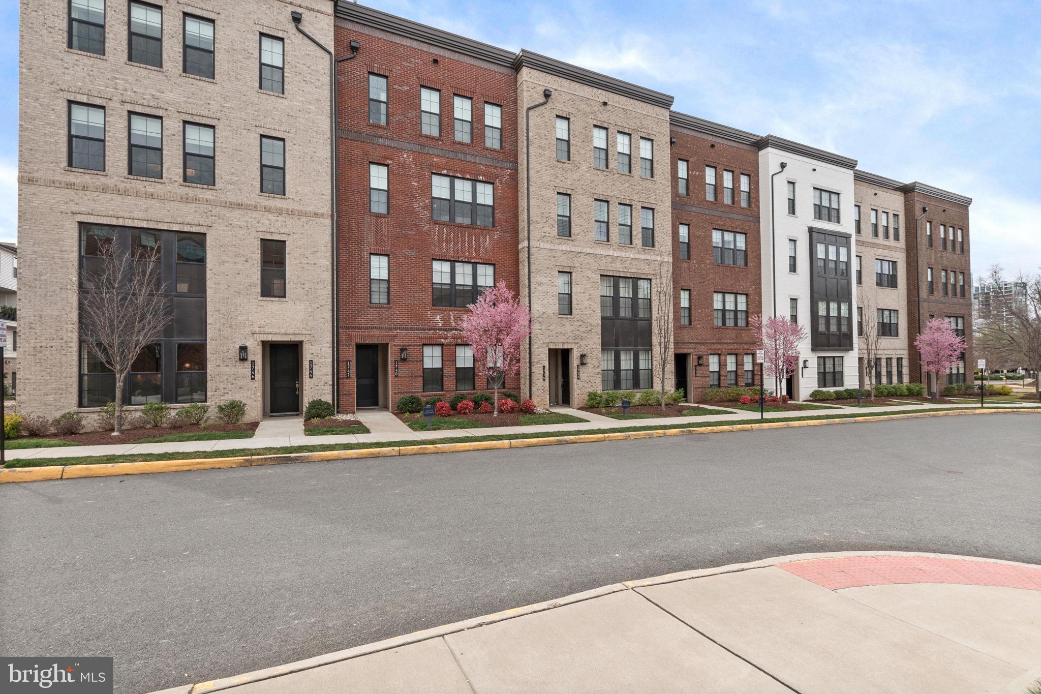 UNION PARK AT MCLEAN - Residential