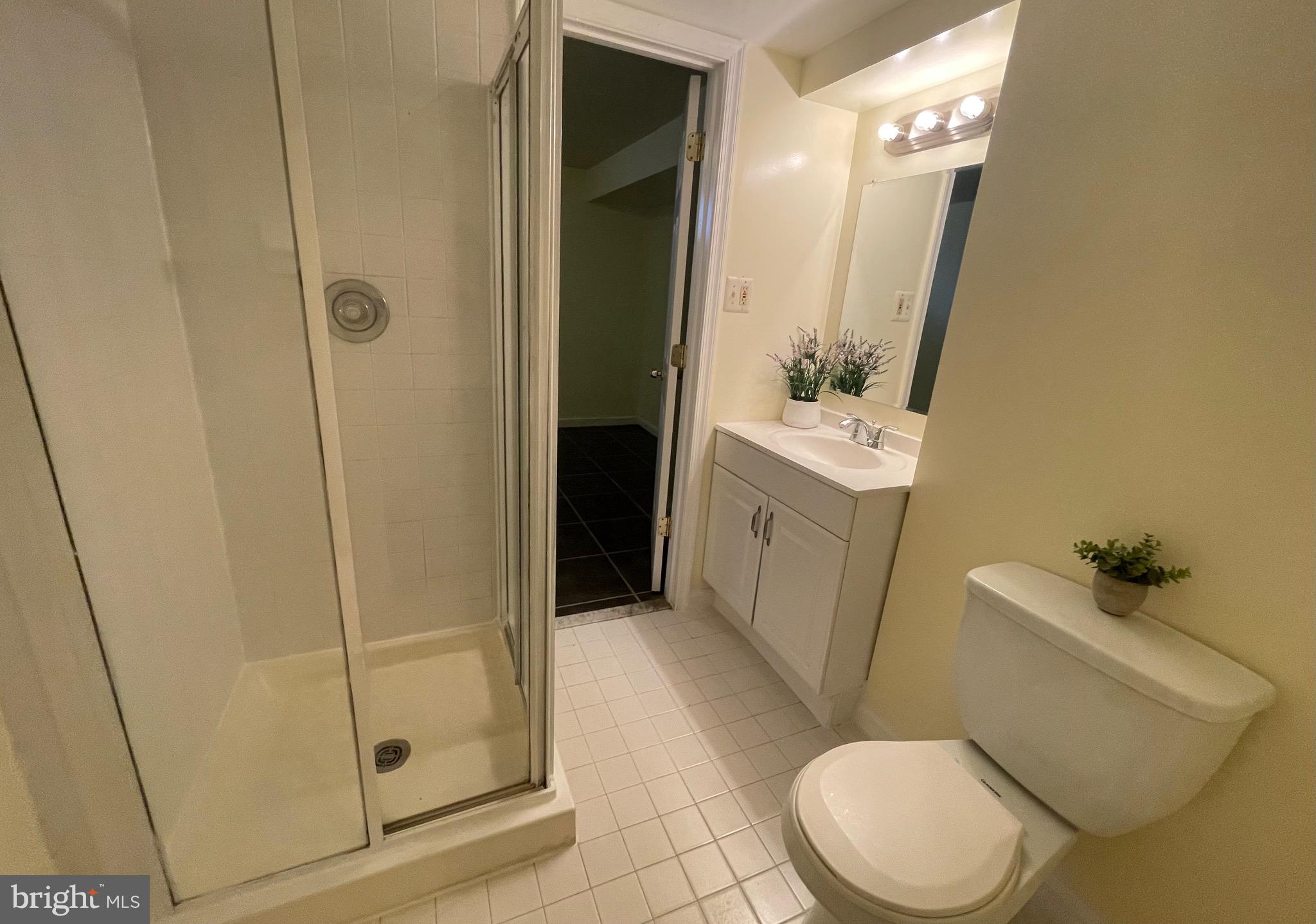 NORTHRIDGE - Residential