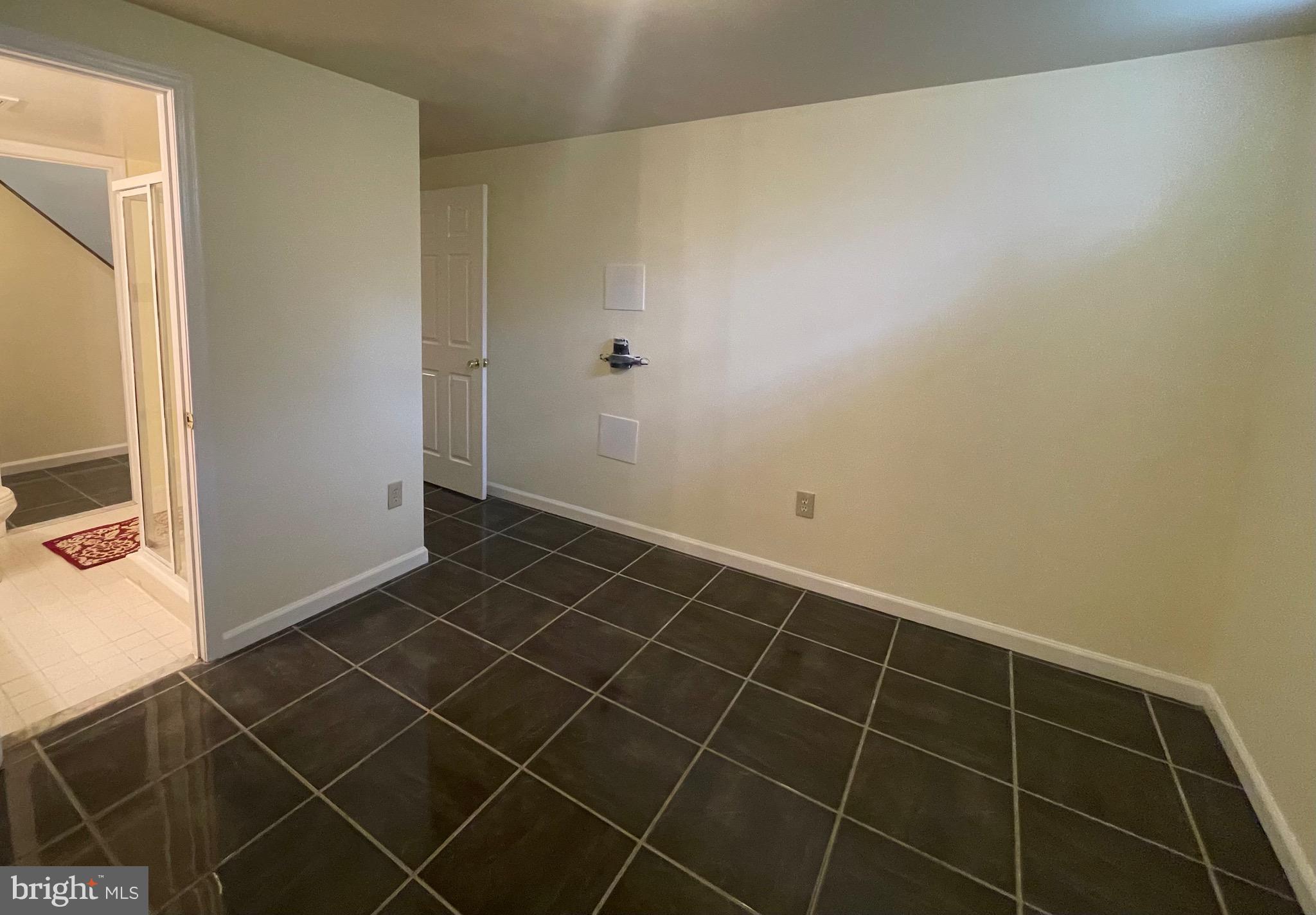 NORTHRIDGE - Residential