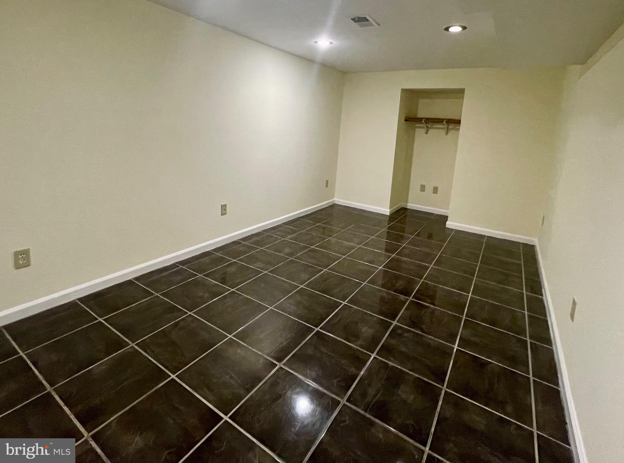 NORTHRIDGE - Residential