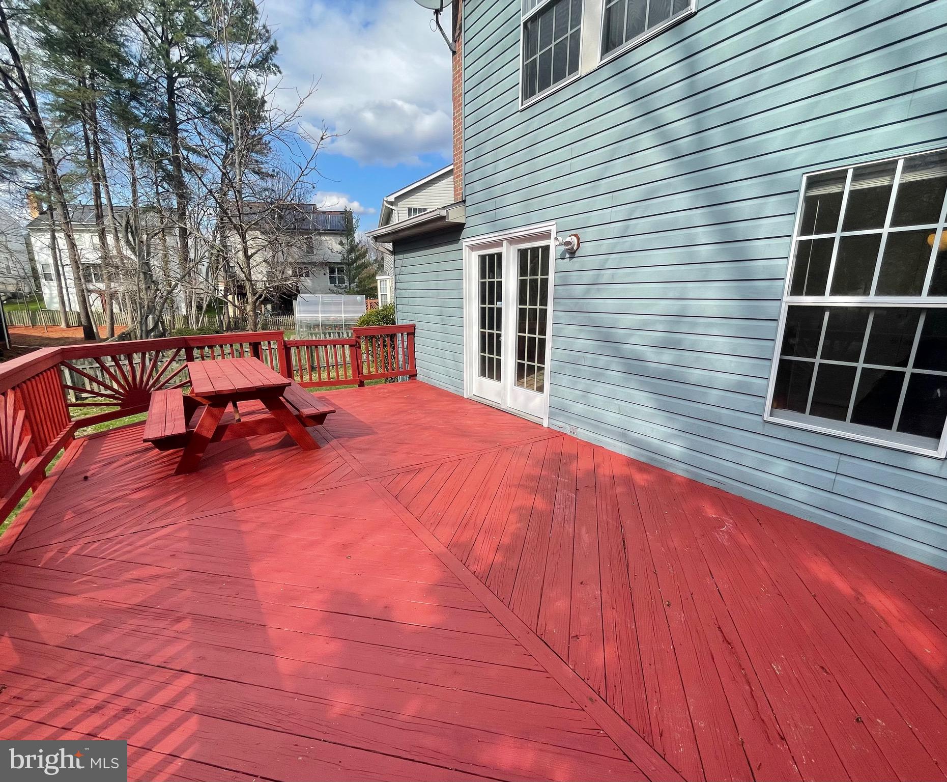 NORTHRIDGE - Residential