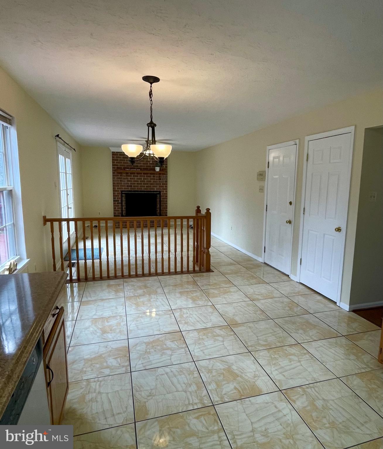 NORTHRIDGE - Residential