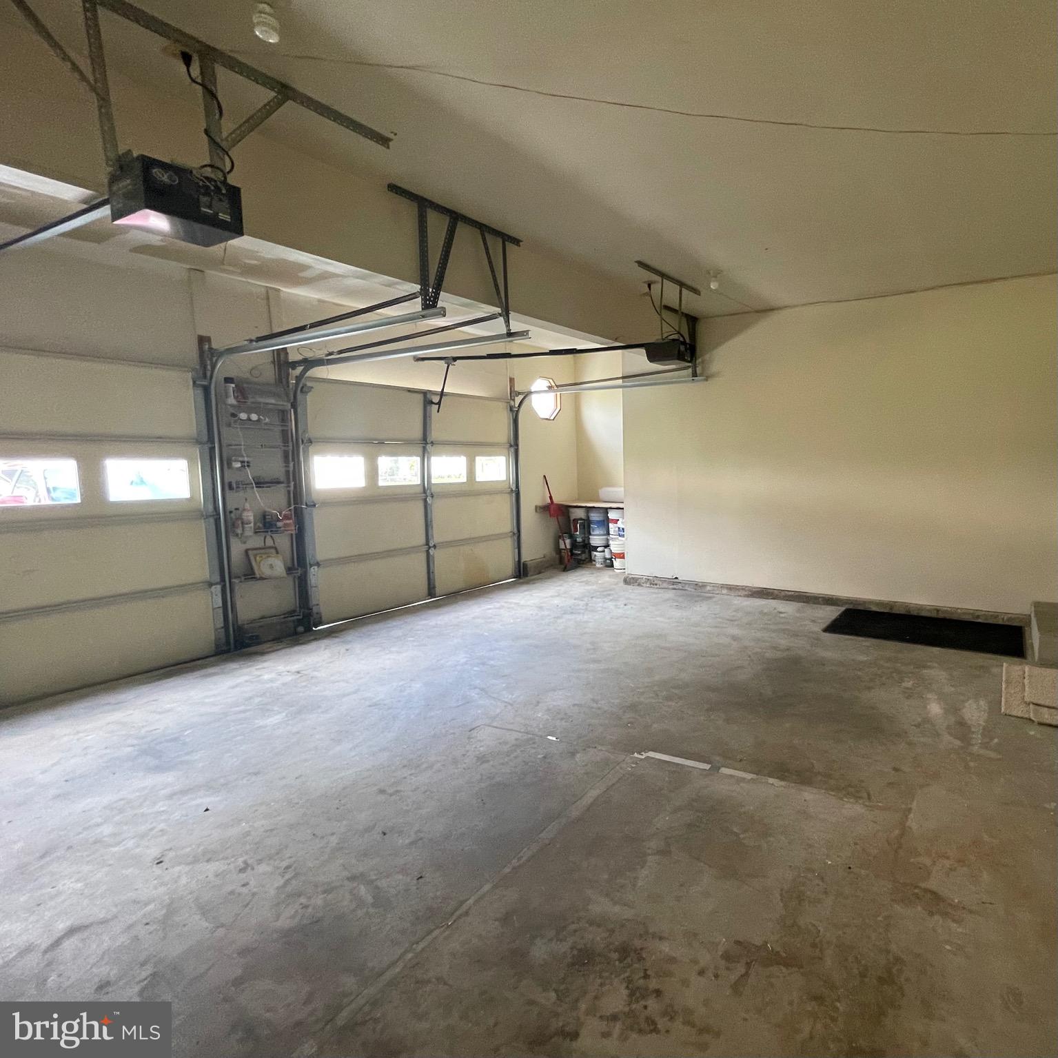 NORTHRIDGE - Residential