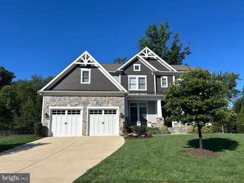 Homes For Sale - 105 Mashie Court<br/> VIENNA, VA 22180