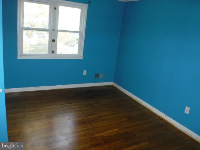 NORTHAMPTON - Residential