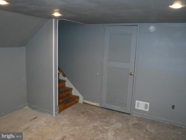 NORTHAMPTON - Residential