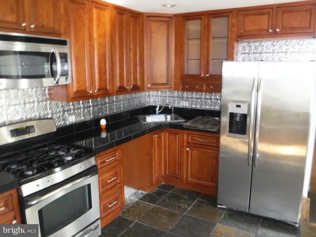 NORTHAMPTON - Residential