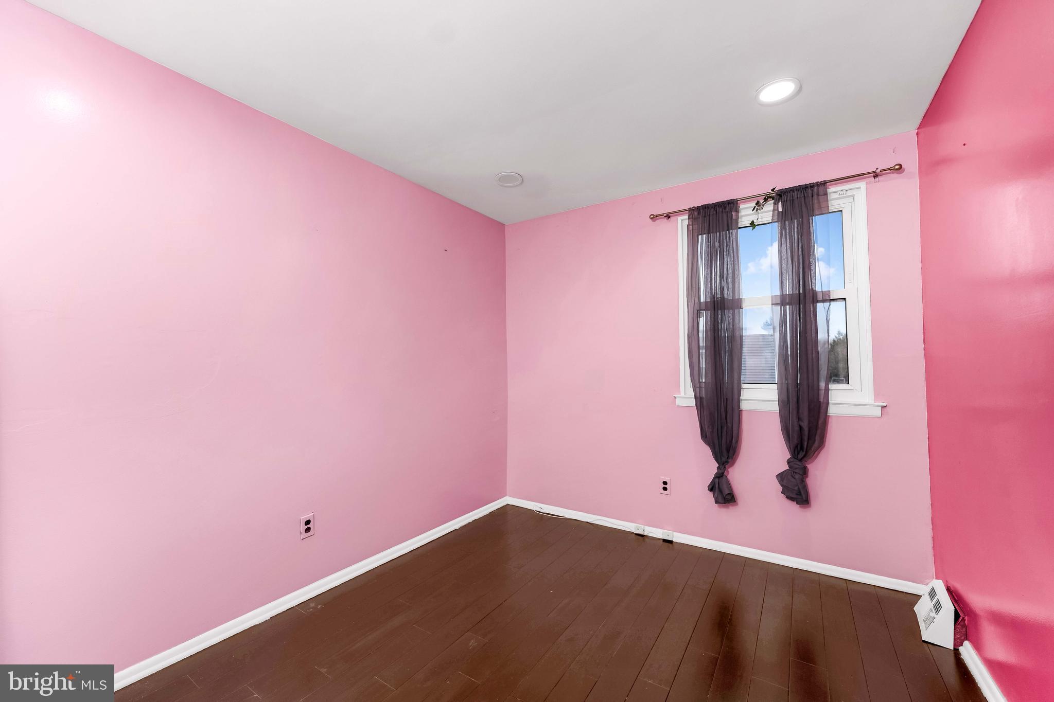 PHILADELPHIA (NORTHEAST) - Residential