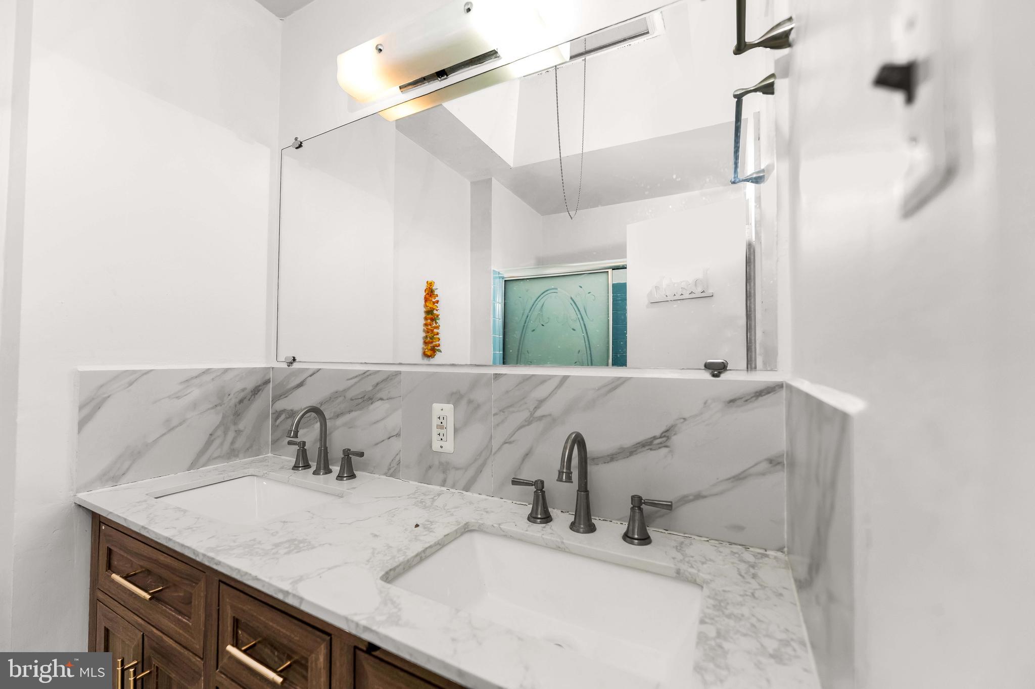 PHILADELPHIA (NORTHEAST) - Residential