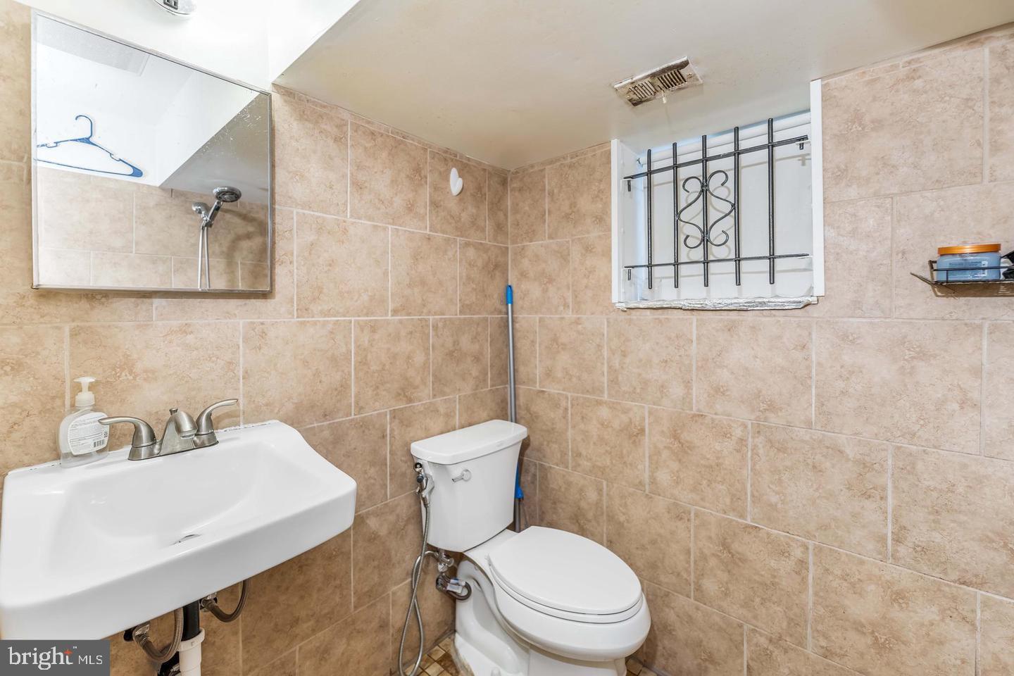 PHILADELPHIA (NORTHEAST) - Residential