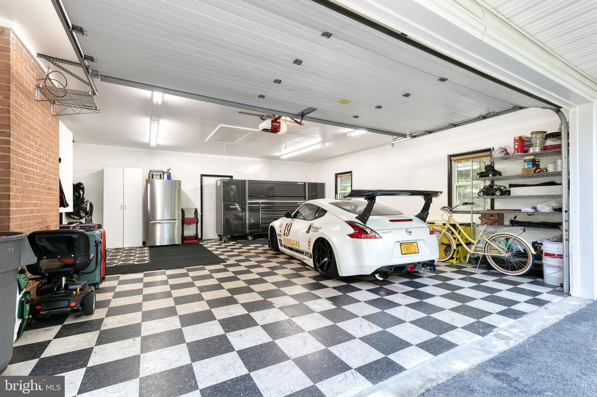 BALDWIN HILLS - Residential