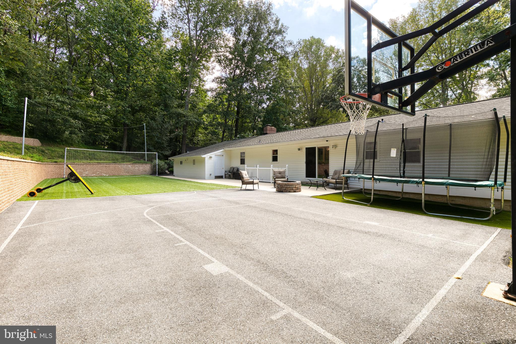 BALDWIN HILLS - Residential