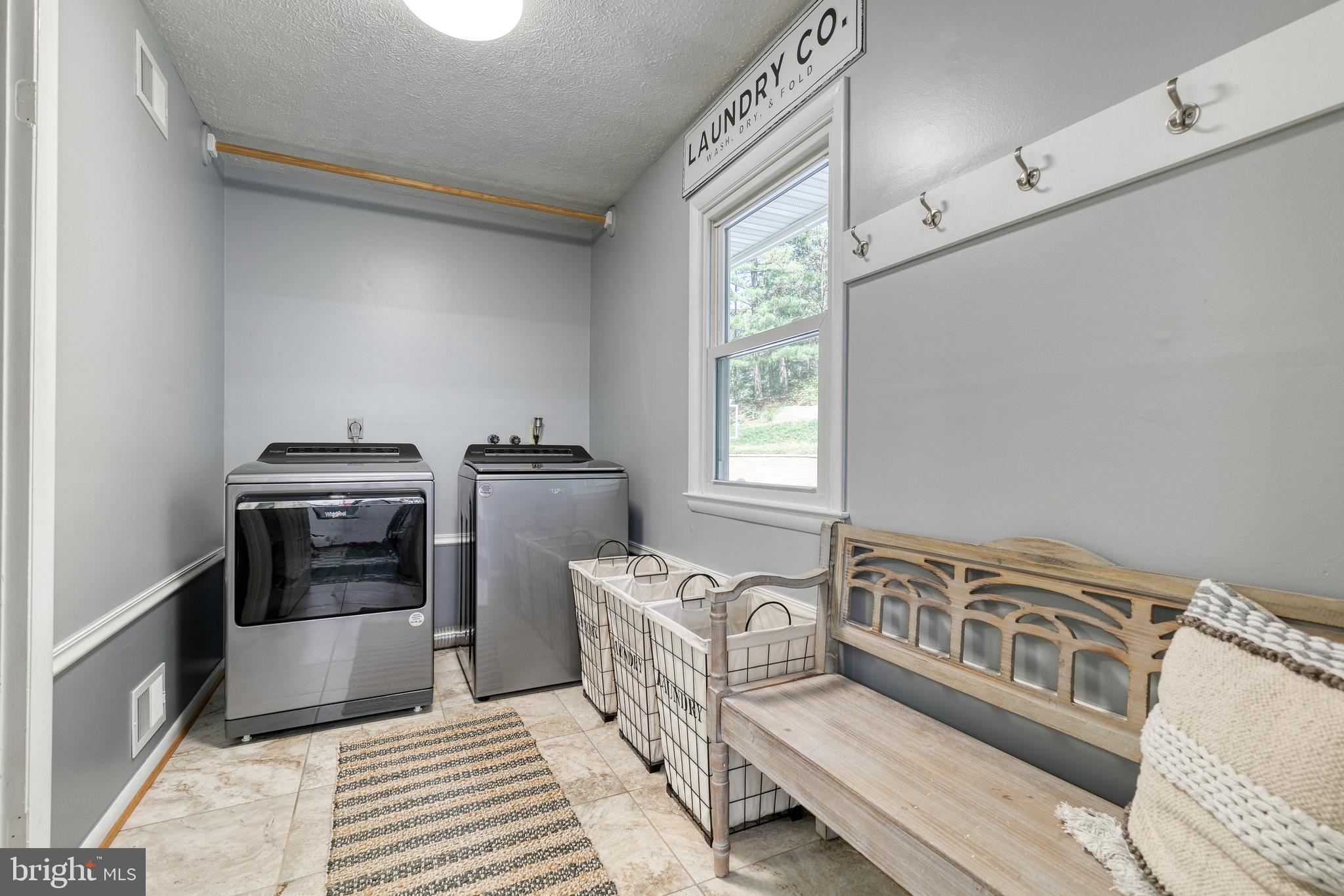 BALDWIN HILLS - Residential