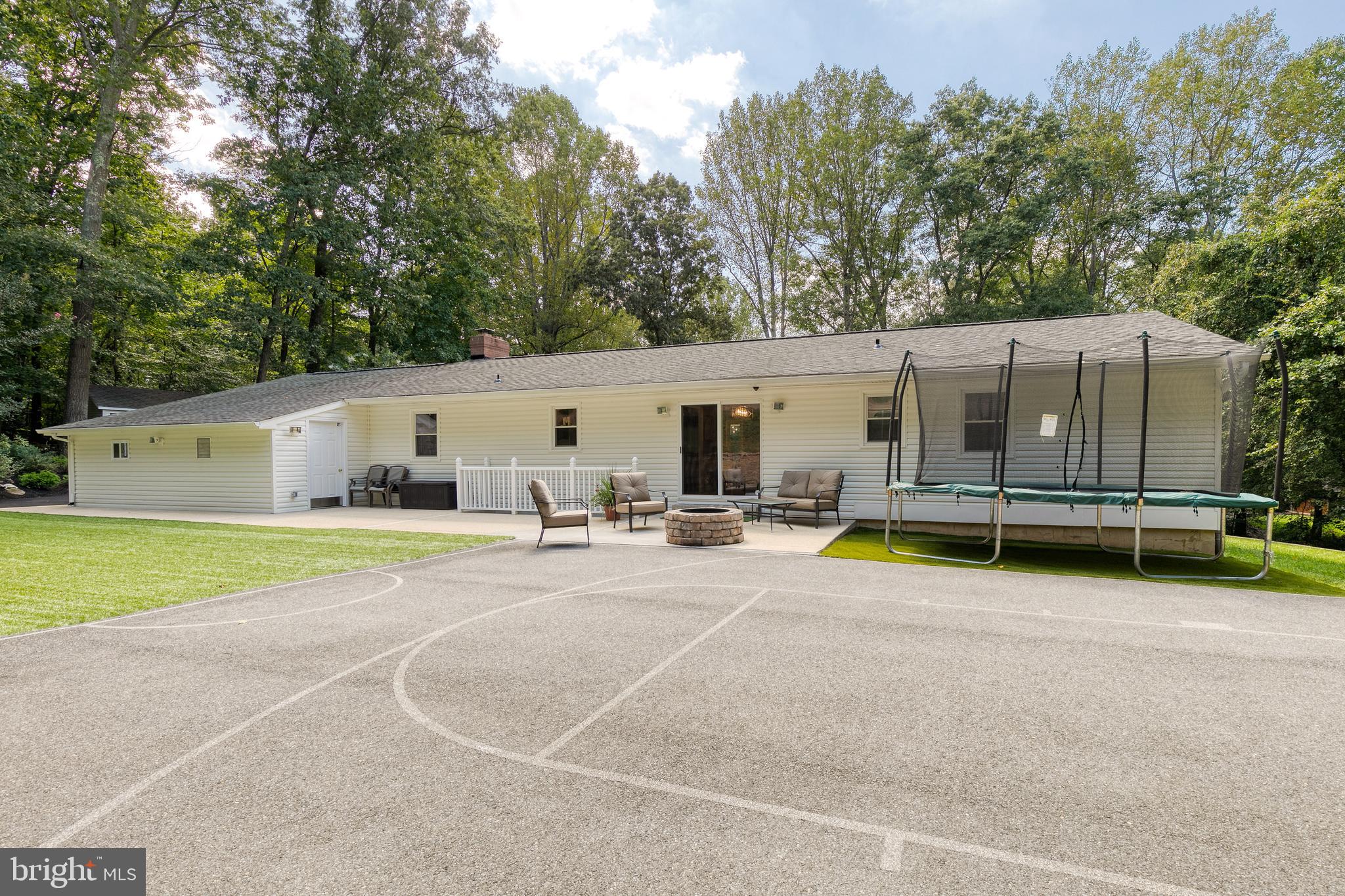 BALDWIN HILLS - Residential