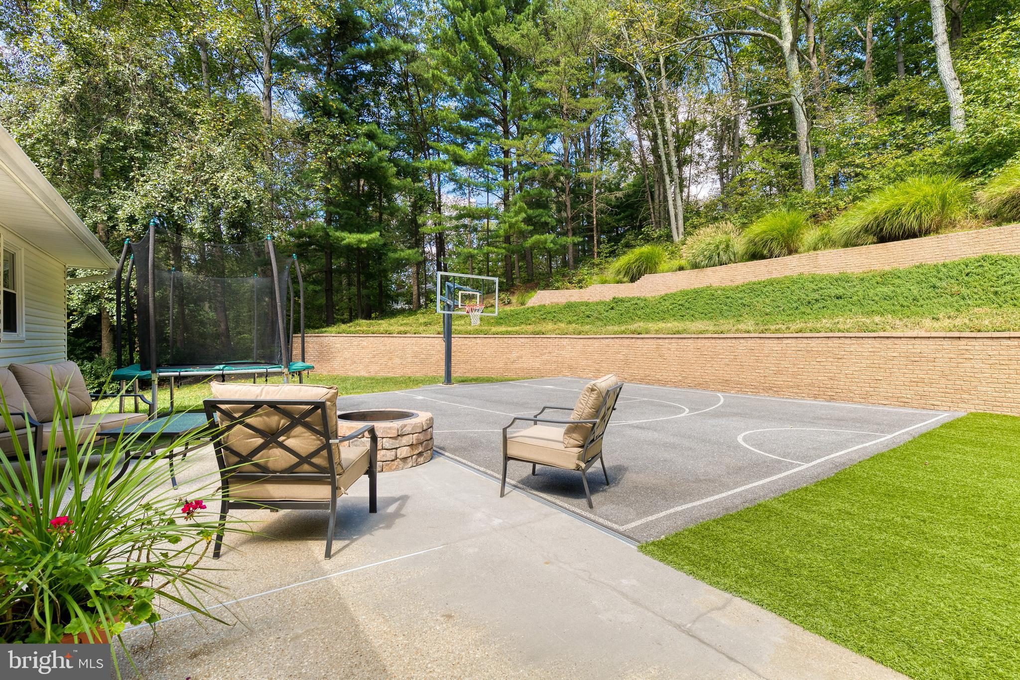 BALDWIN HILLS - Residential