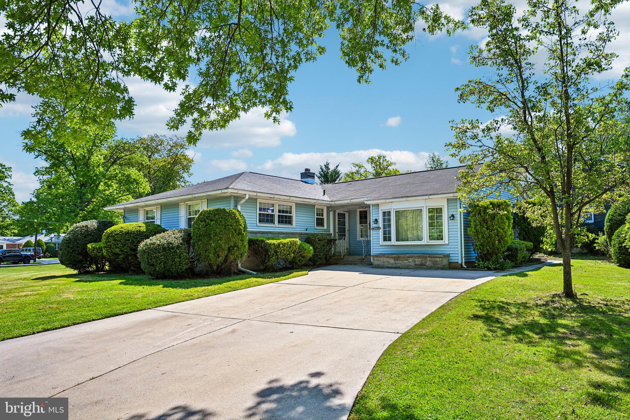 871 WAYSIDE LANE
