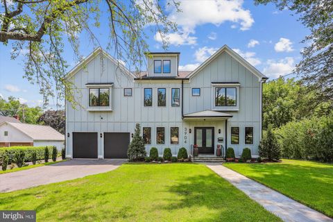 Photo of 3904 Dresden Street, KENSINGTON, MD 20895 (MLS # MDMC2189262) Photo of 3904 Dresden Street, KENSINGTON, MD 20895 (MLS # MDMC2189262)