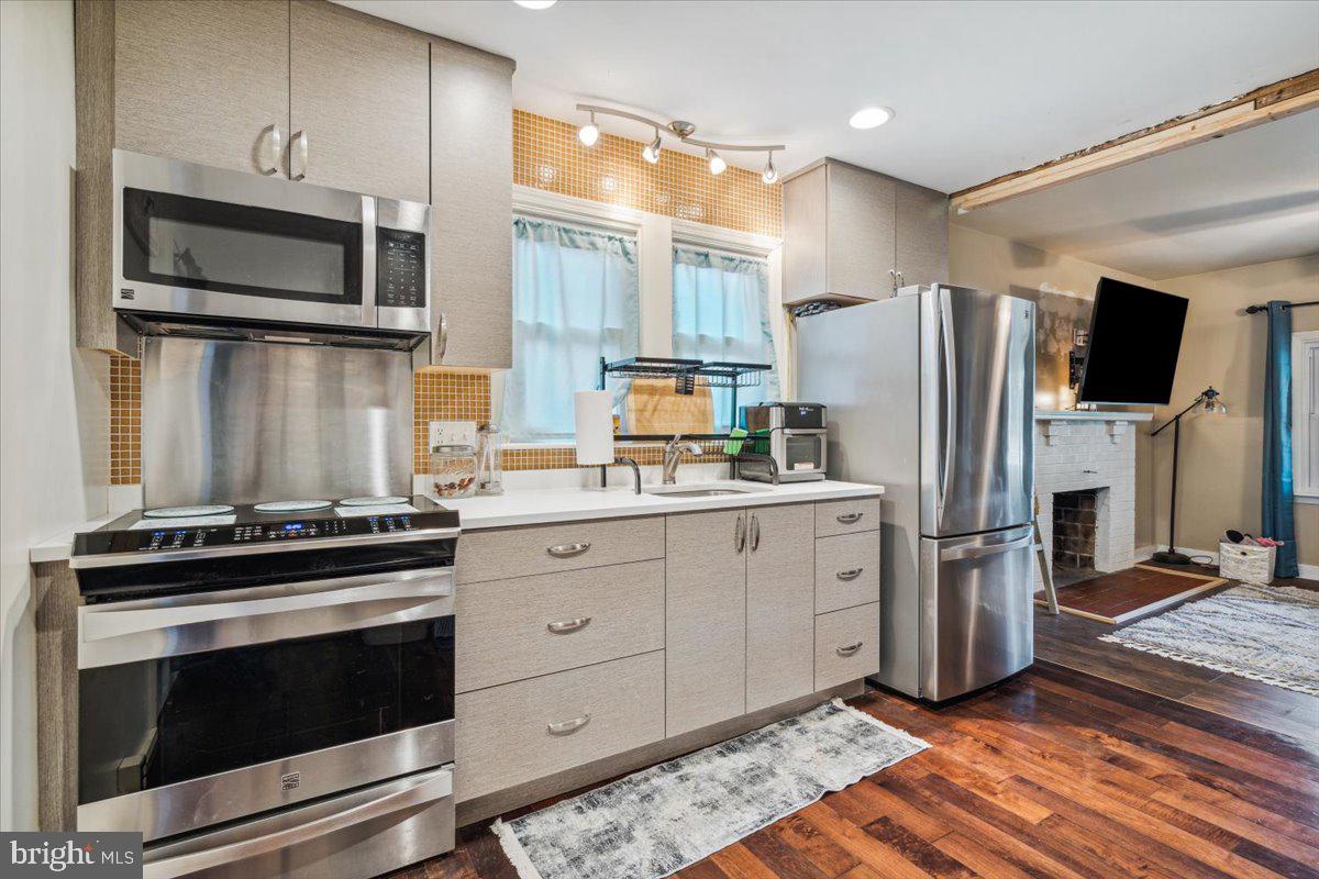 VILLA ESTATES - Residential