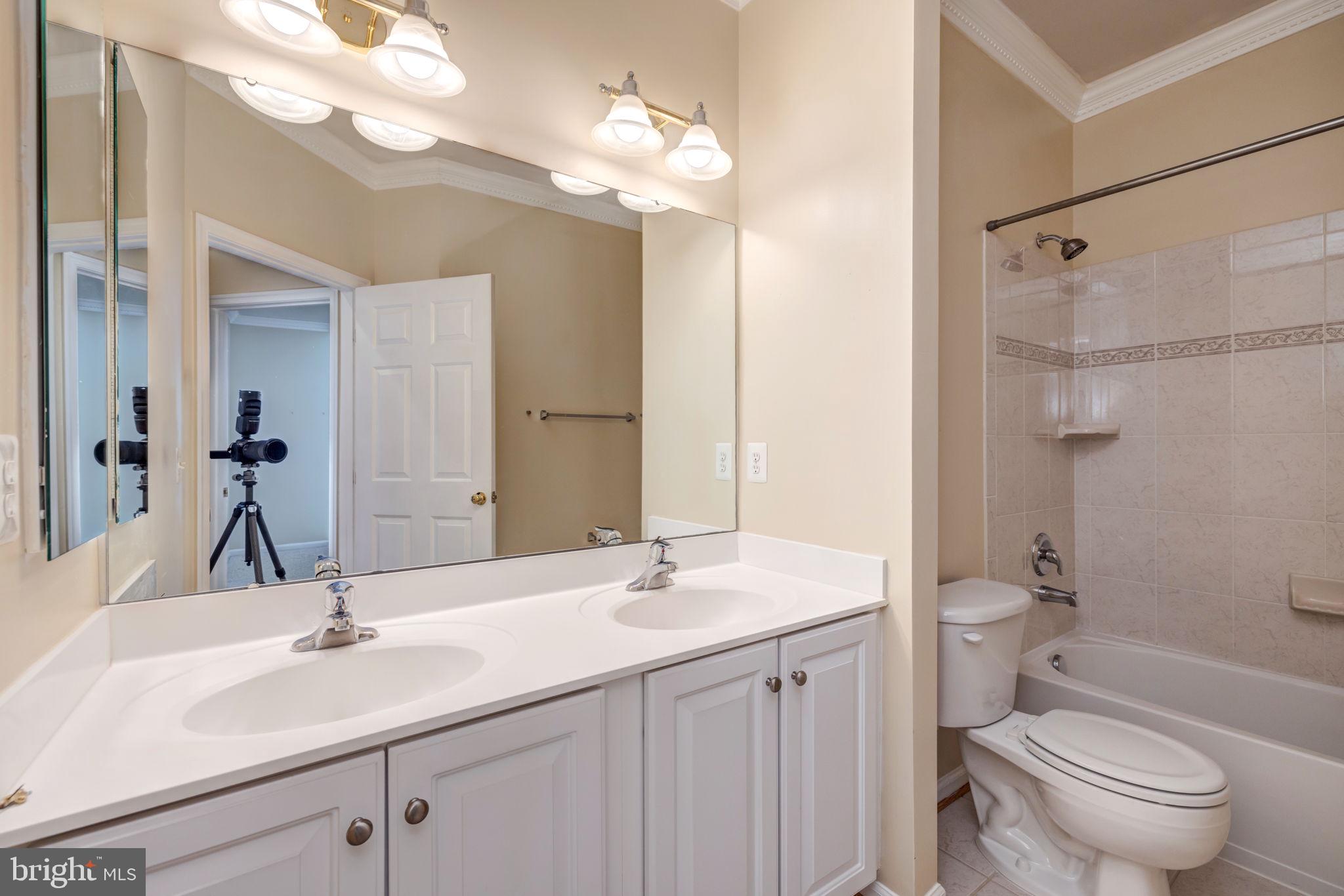 WINDSOR KNOLL - Residential Lease