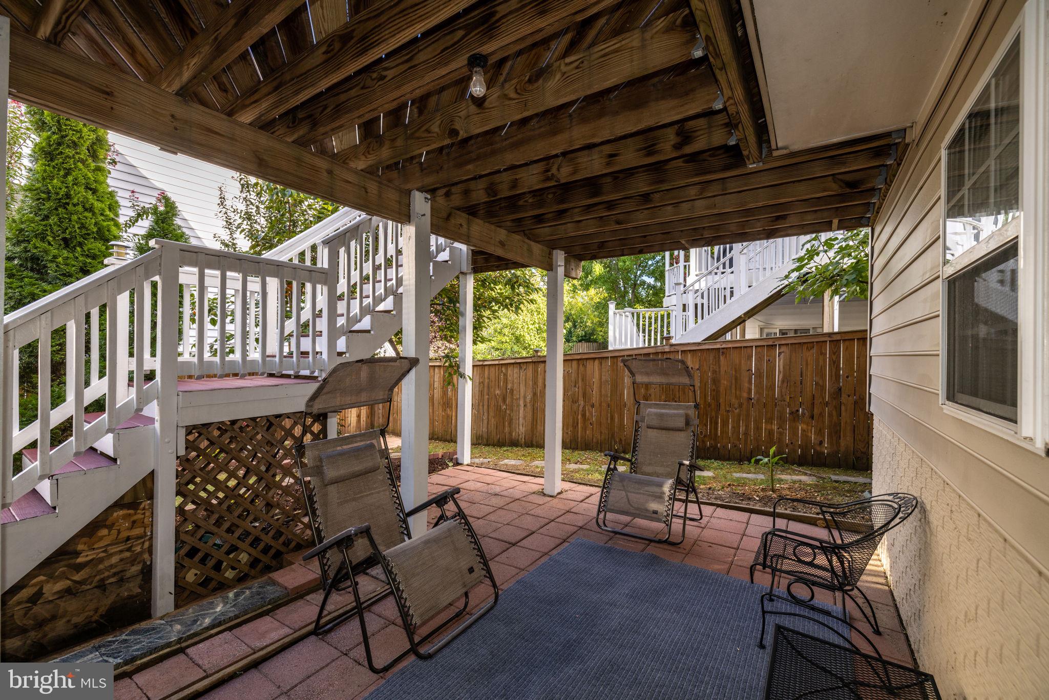 WINDSOR KNOLL - Residential Lease