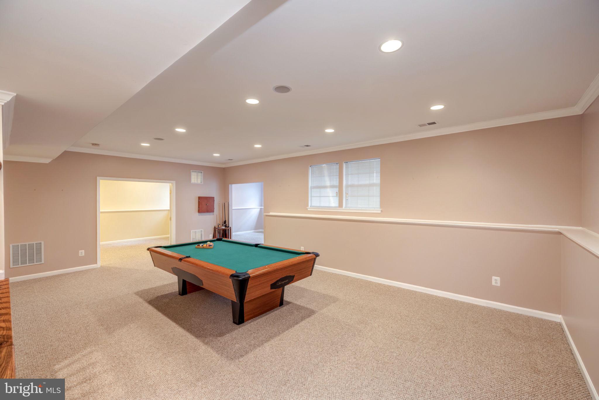 WINDSOR KNOLL - Residential Lease