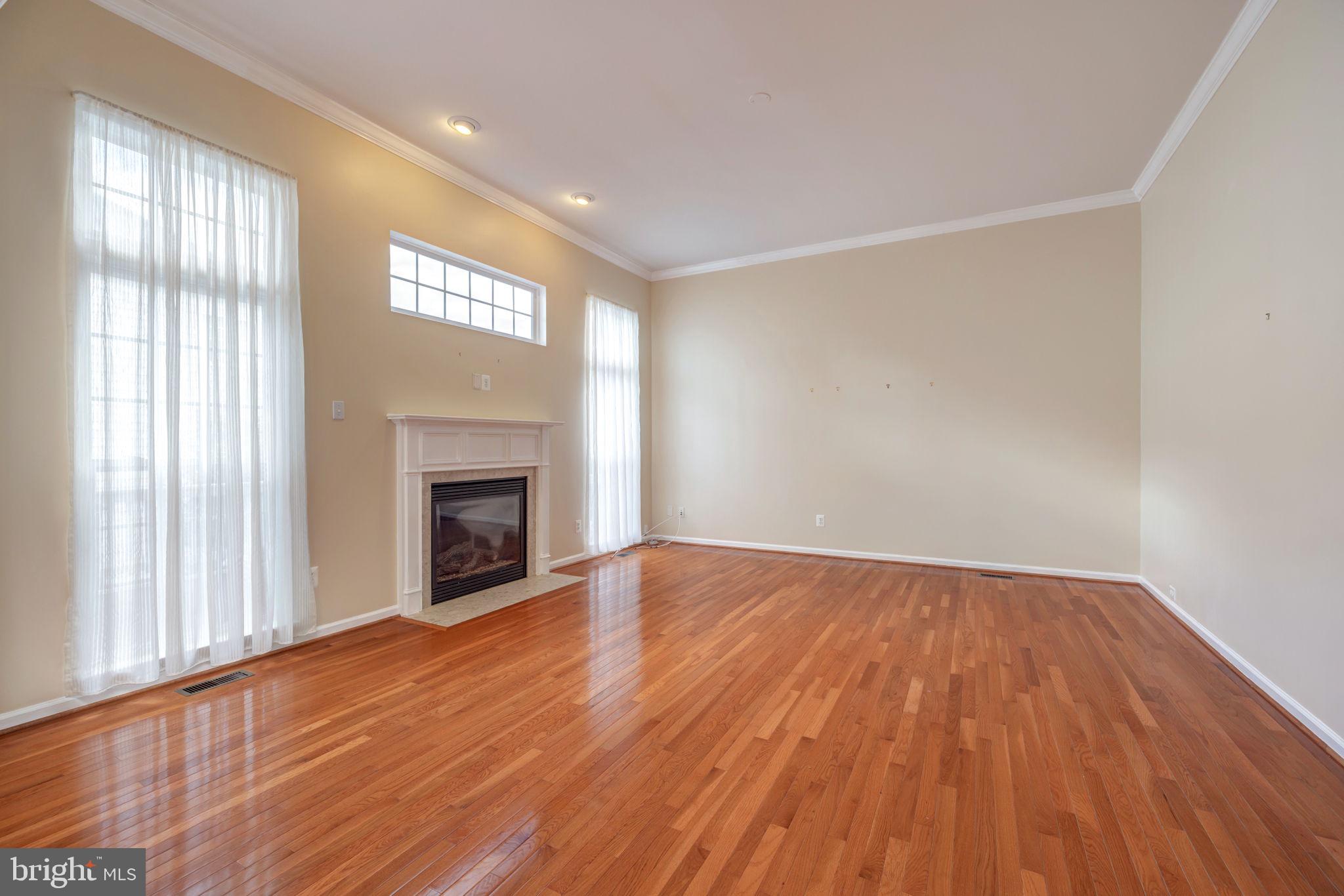 WINDSOR KNOLL - Residential Lease