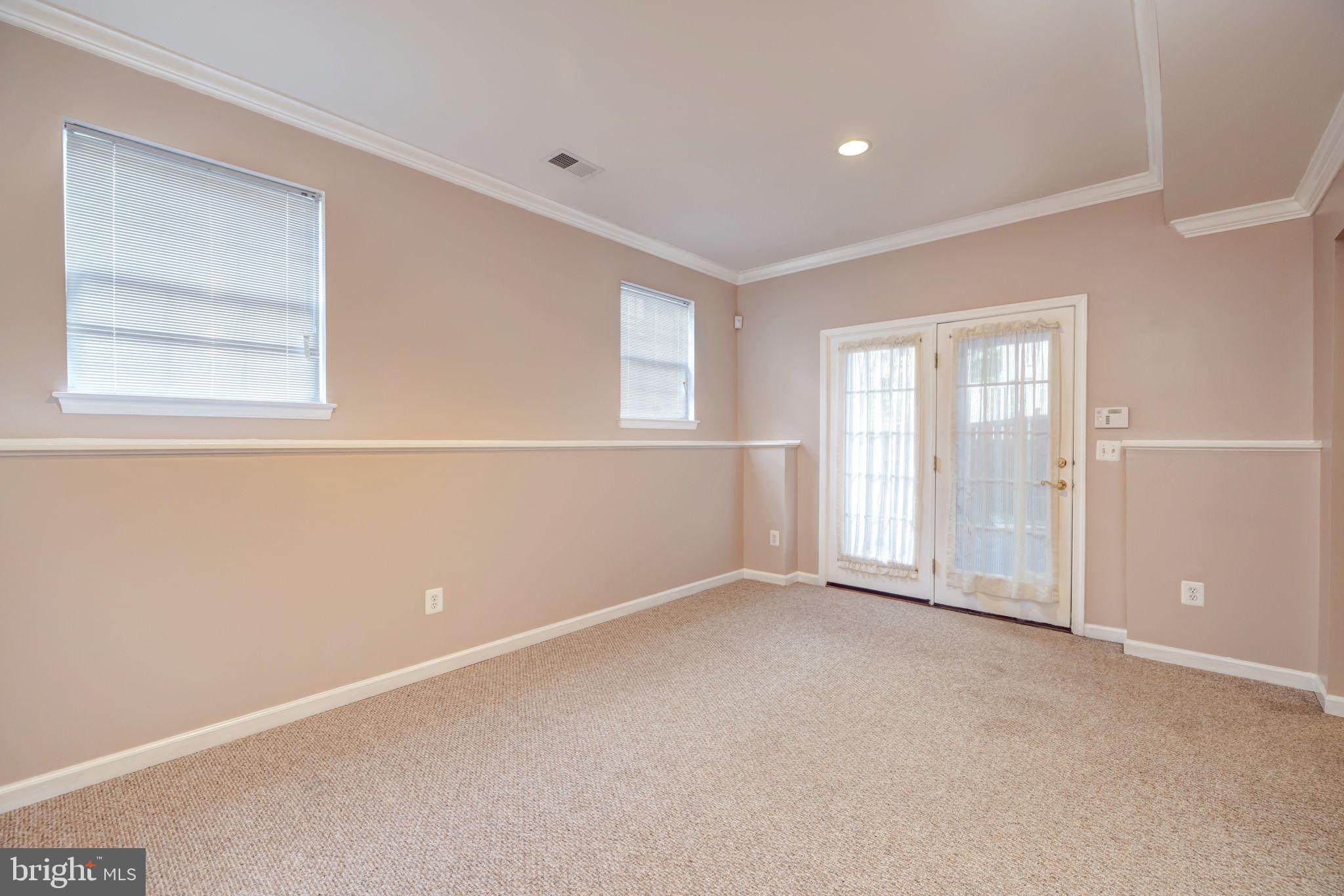 WINDSOR KNOLL - Residential Lease