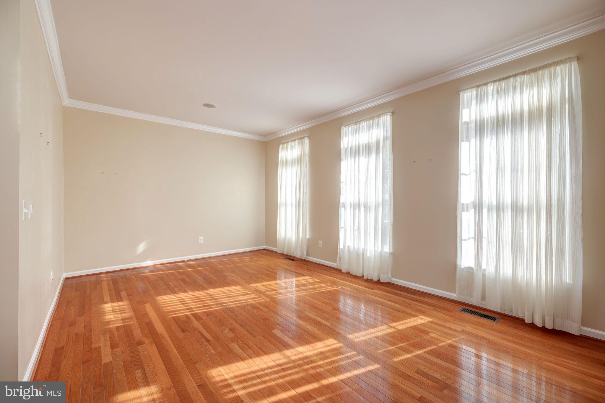 WINDSOR KNOLL - Residential Lease