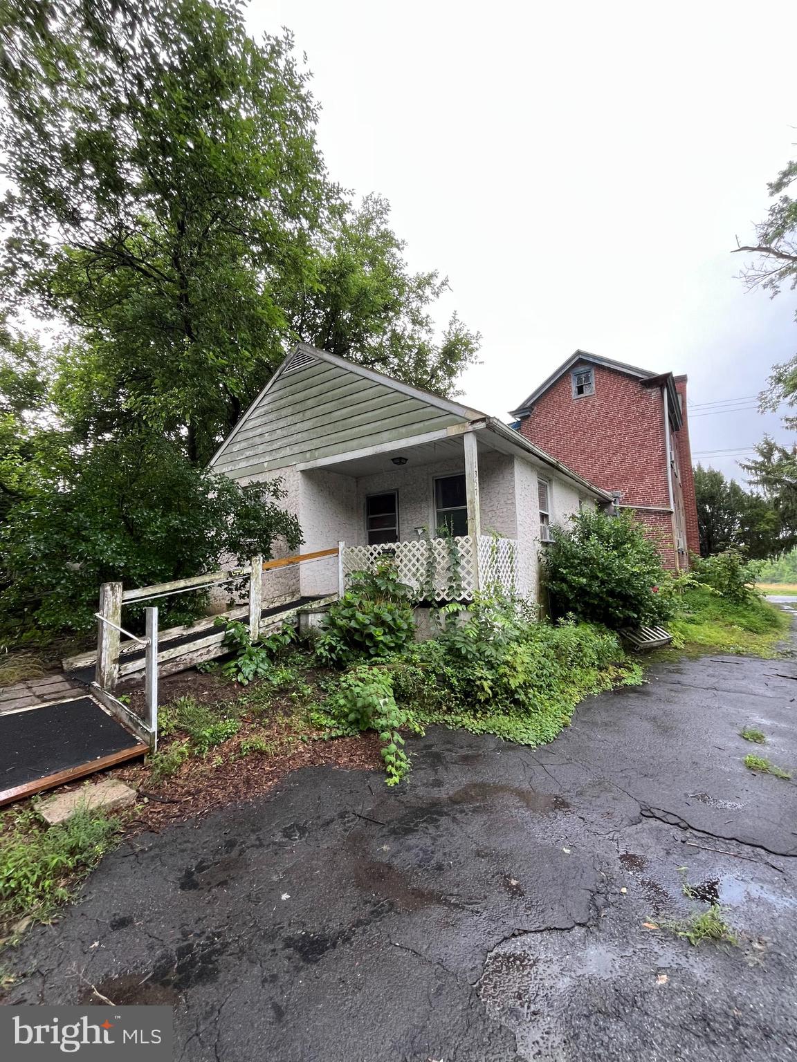 1357 N GRAVEL PIKE