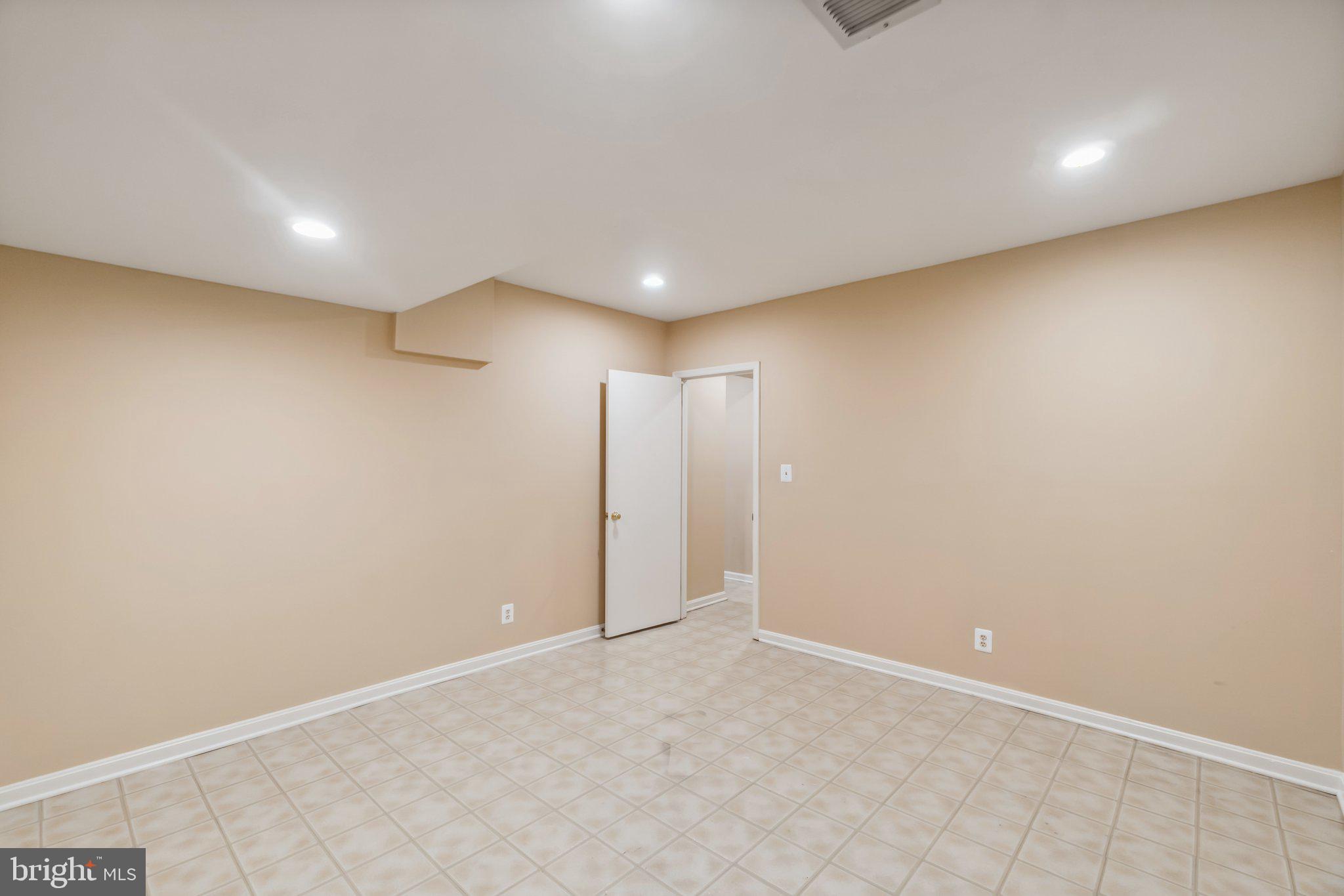 GLEN MILL VILLAGE - Residential