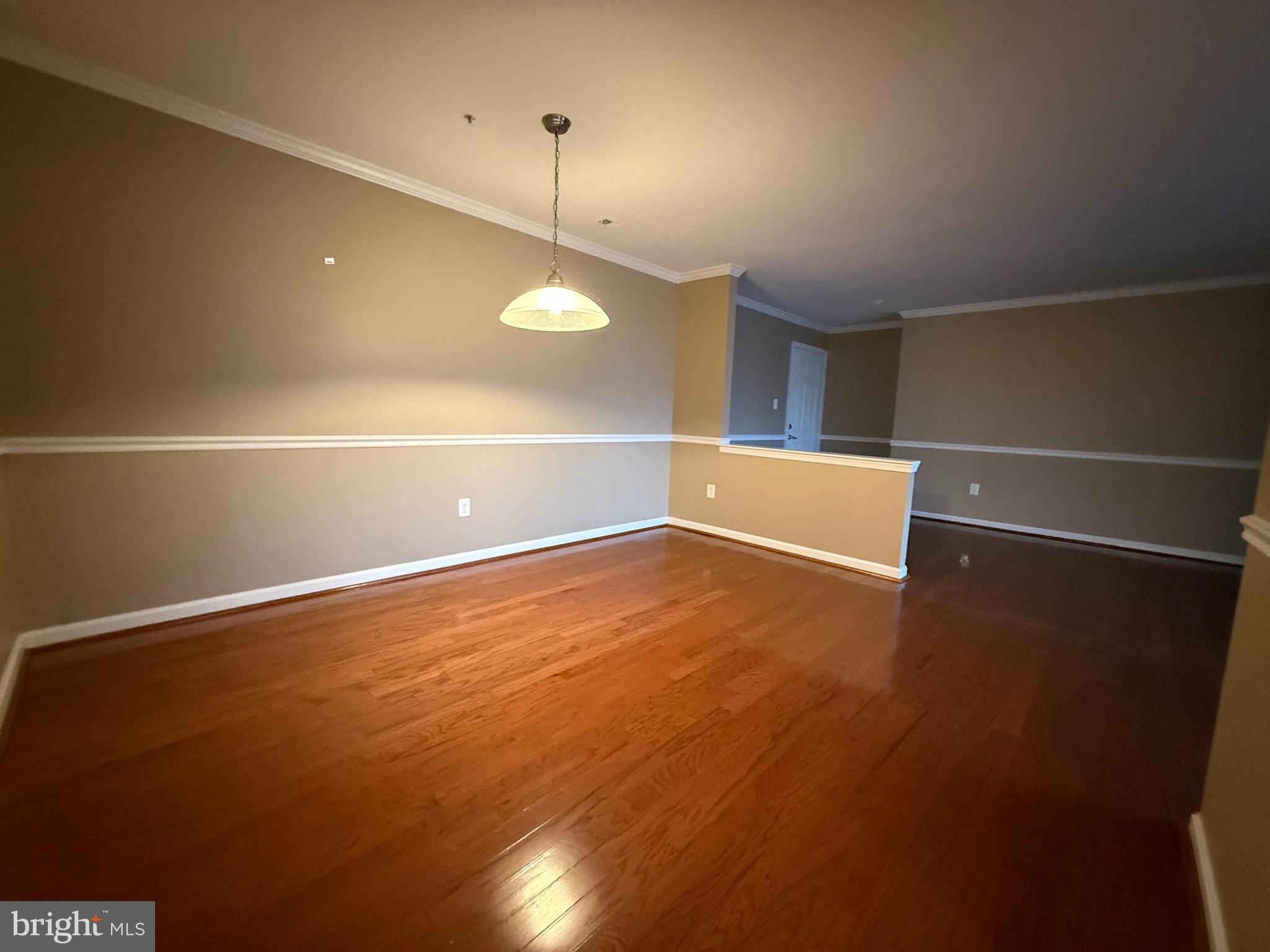 CROMWELL FOUNTAIN - Residential