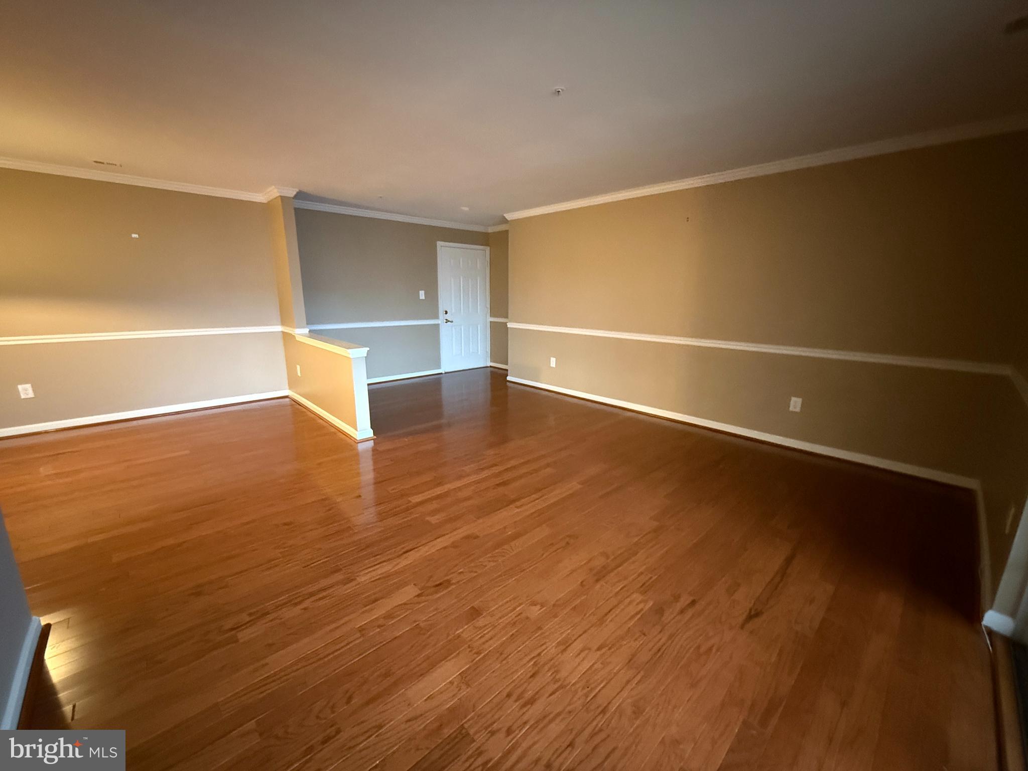 CROMWELL FOUNTAIN - Residential