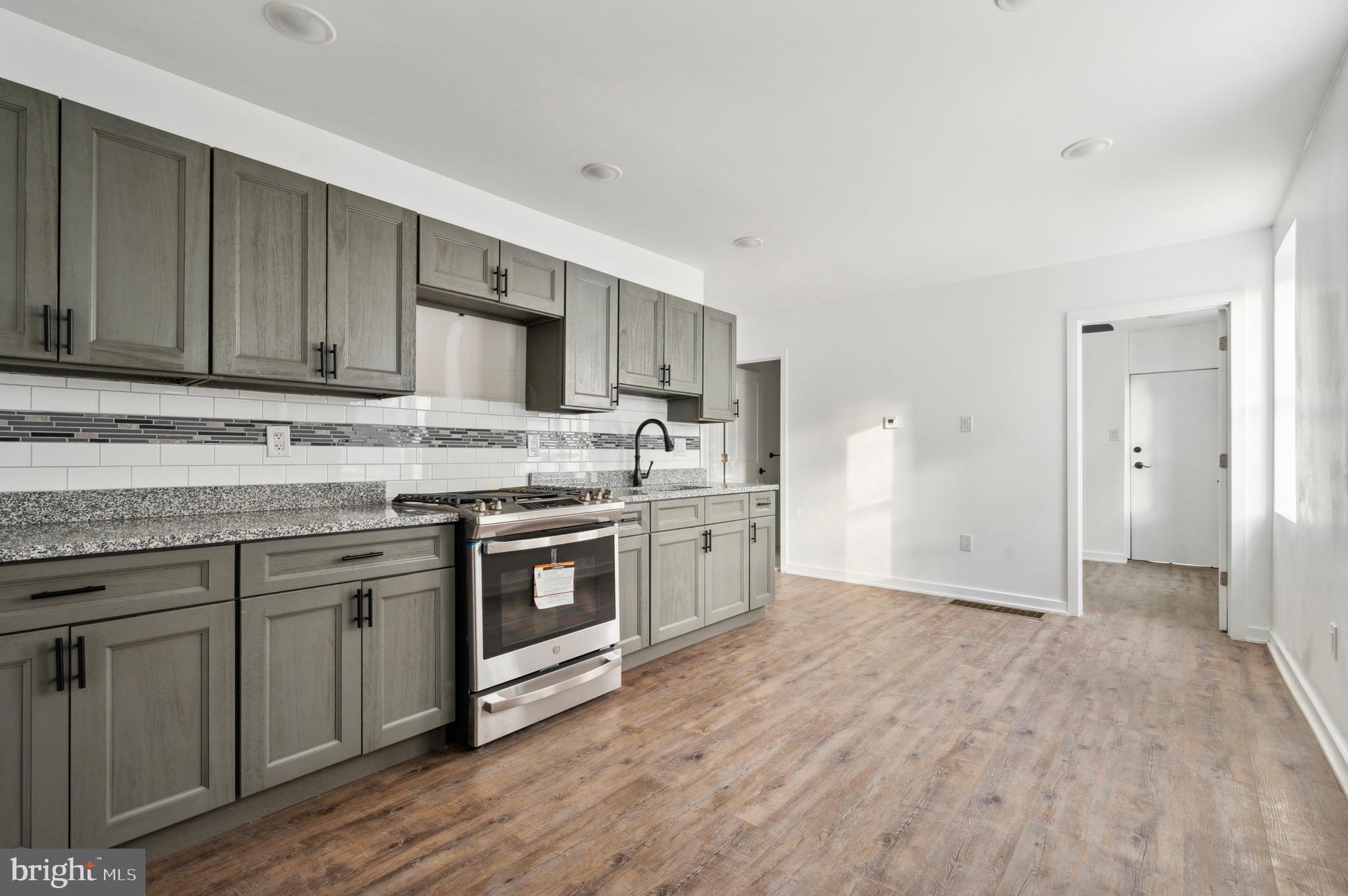 FAIRMOUNT - Residential Lease