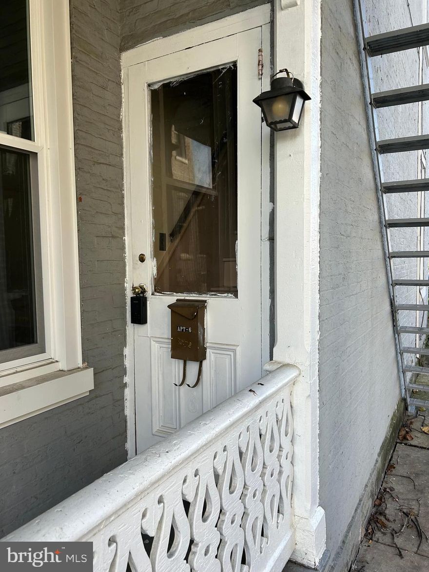 Newly remodeled 2 bedroom 1 bathroom apartment. Tenant pays electric and trash to the boro. Owner pays water sewer and Heat!  No Smoking. $50 nonrefundable application fee required per applicant and if selected $50
admin fee. 615 Min. Credit Score

 AGENTS READ REMARKS