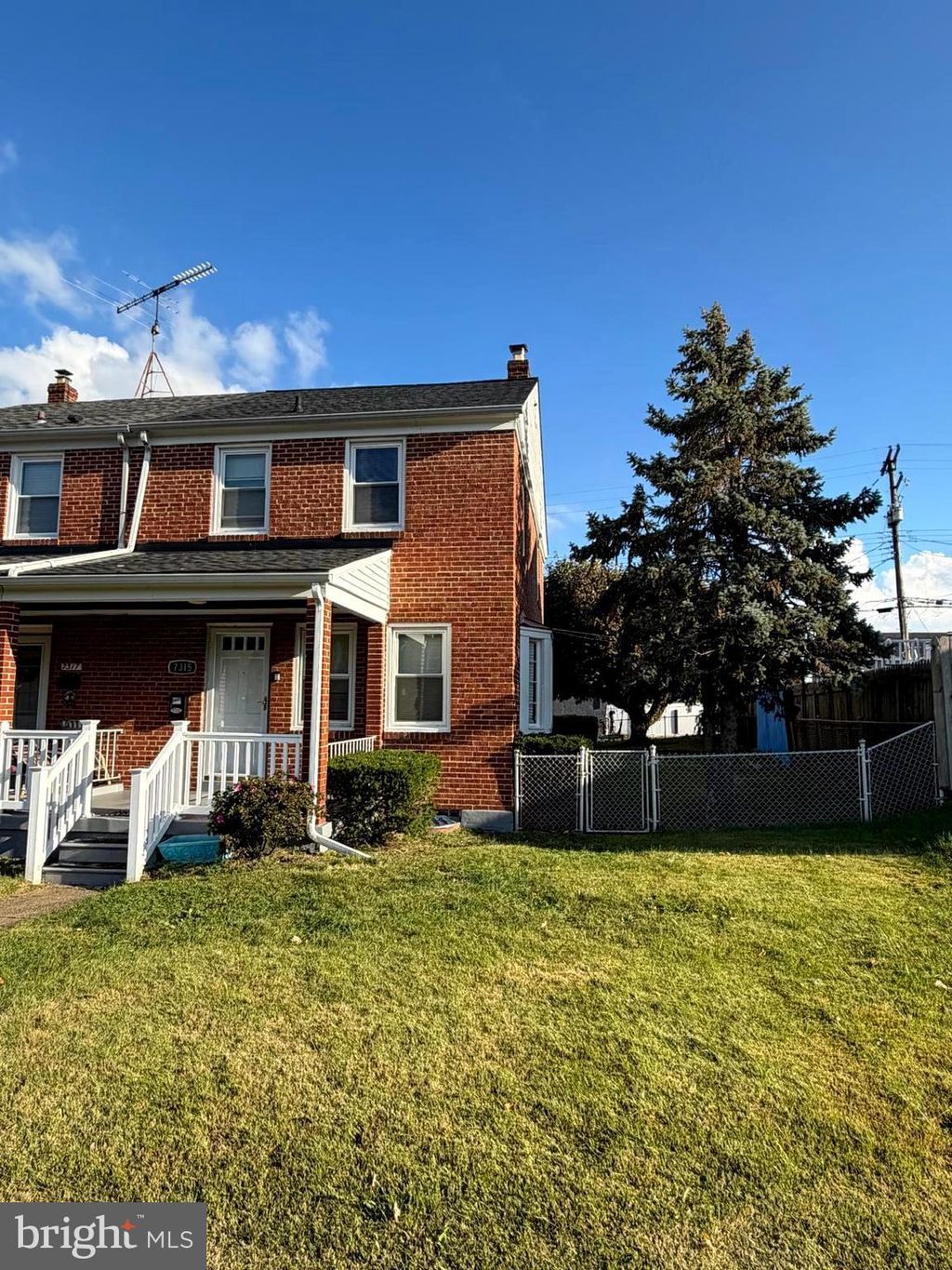 Photo of 7315 Stratton Way, BALTIMORE, MD 21224 (MLS # MDBC2144852)