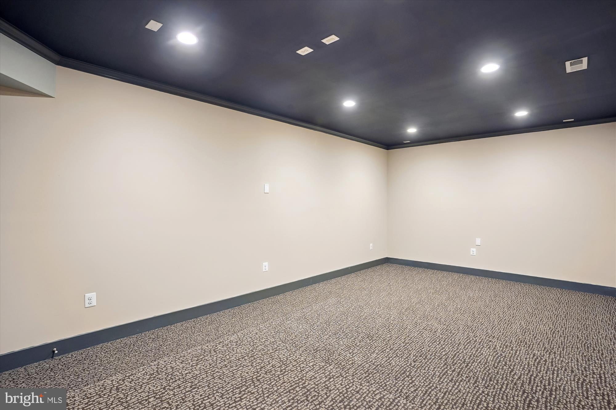 BERKSHIRE OAKWOOD - Residential