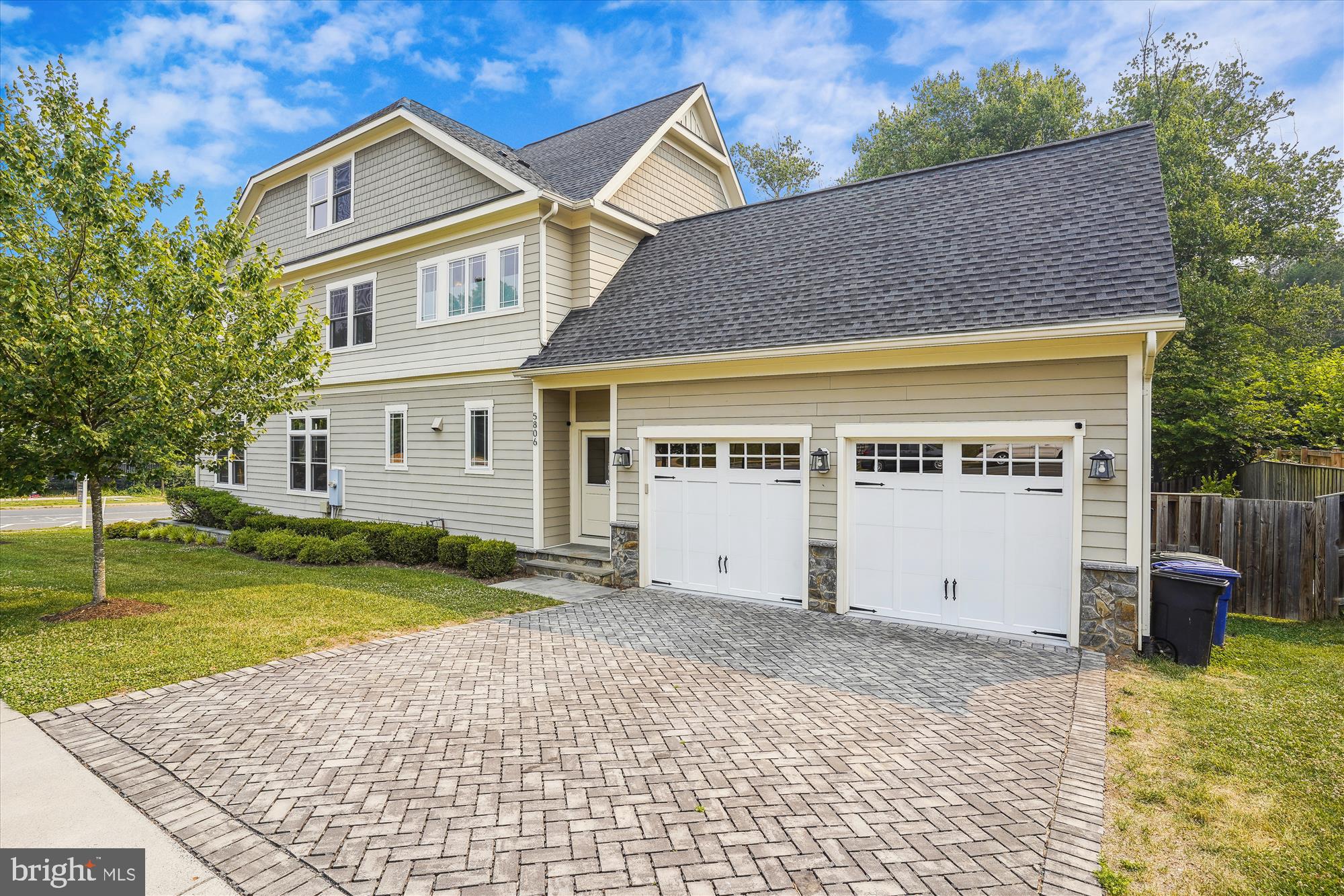 BERKSHIRE OAKWOOD - Residential