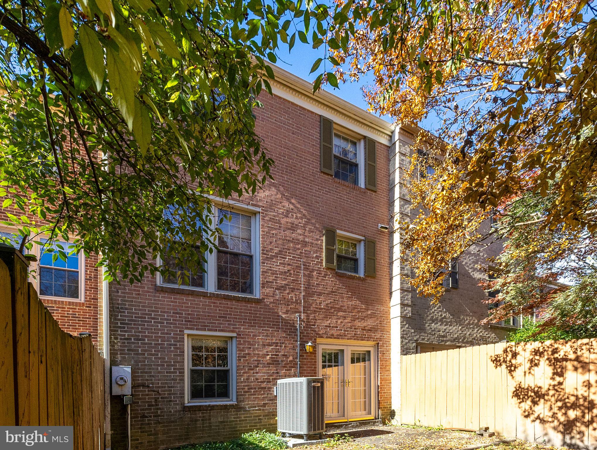 WOODLYNNE COMMUNITY - Residential