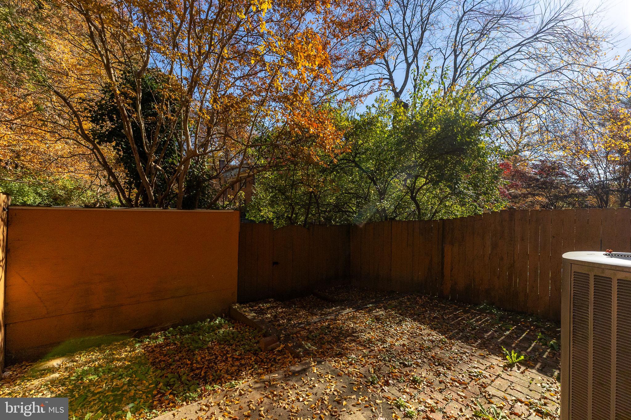 WOODLYNNE COMMUNITY - Residential