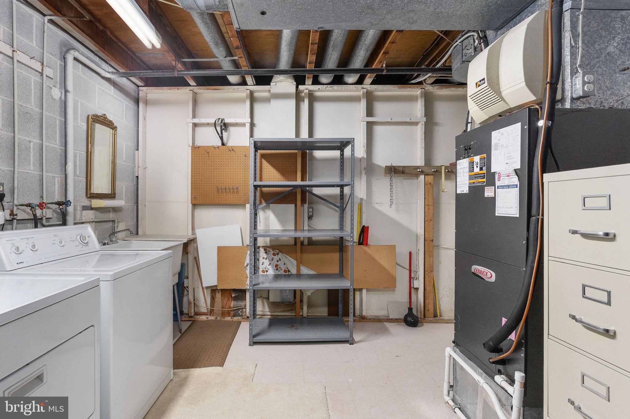 WOODLYNNE COMMUNITY - Residential