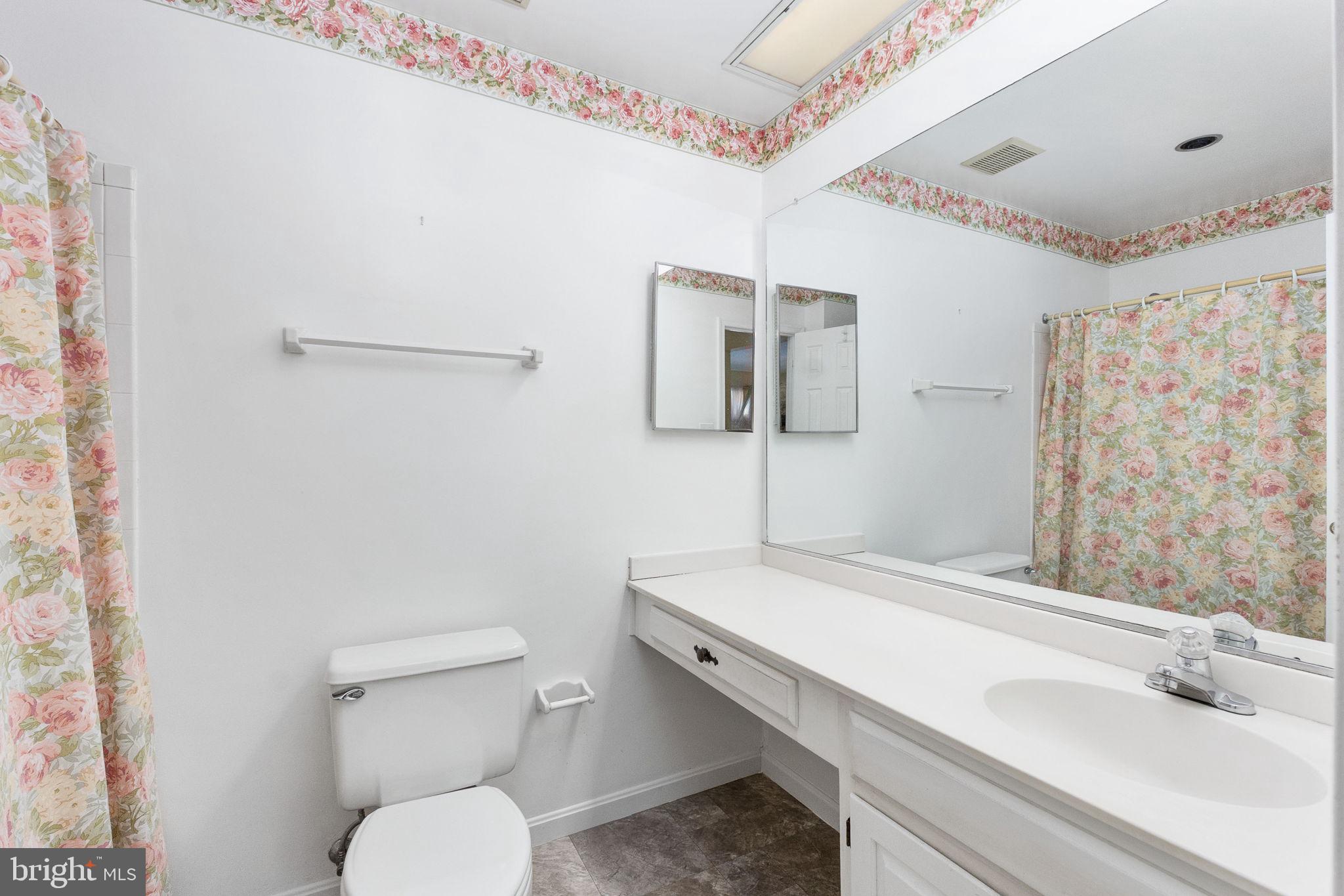 WOODLYNNE COMMUNITY - Residential