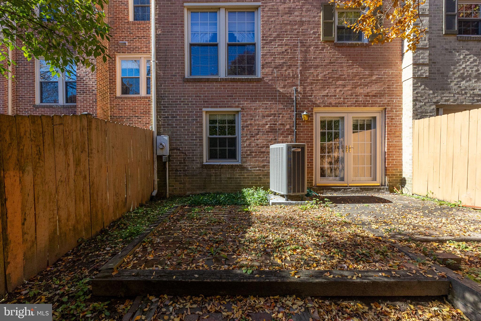 WOODLYNNE COMMUNITY - Residential