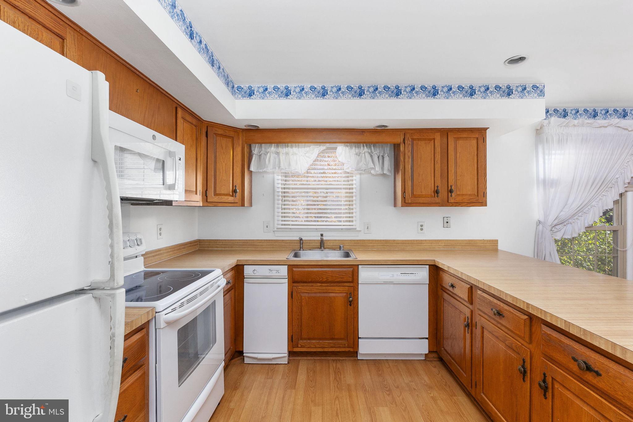 WOODLYNNE COMMUNITY - Residential