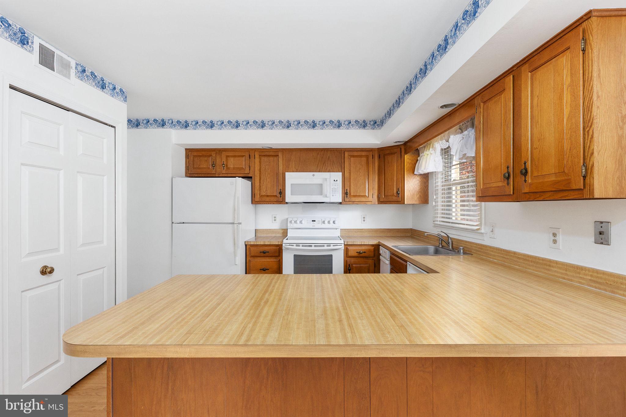 WOODLYNNE COMMUNITY - Residential