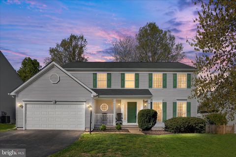 Photo of 18685 Potomac Station Drive, LEESBURG, VA 20176 (MLS # VALO2119386)