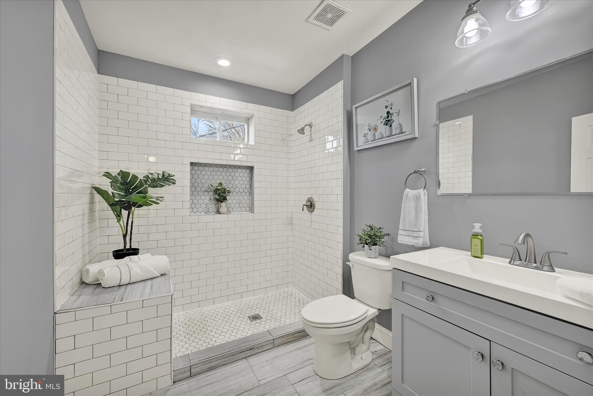 HAMPDEN HISTORIC DISTRICT - Residential