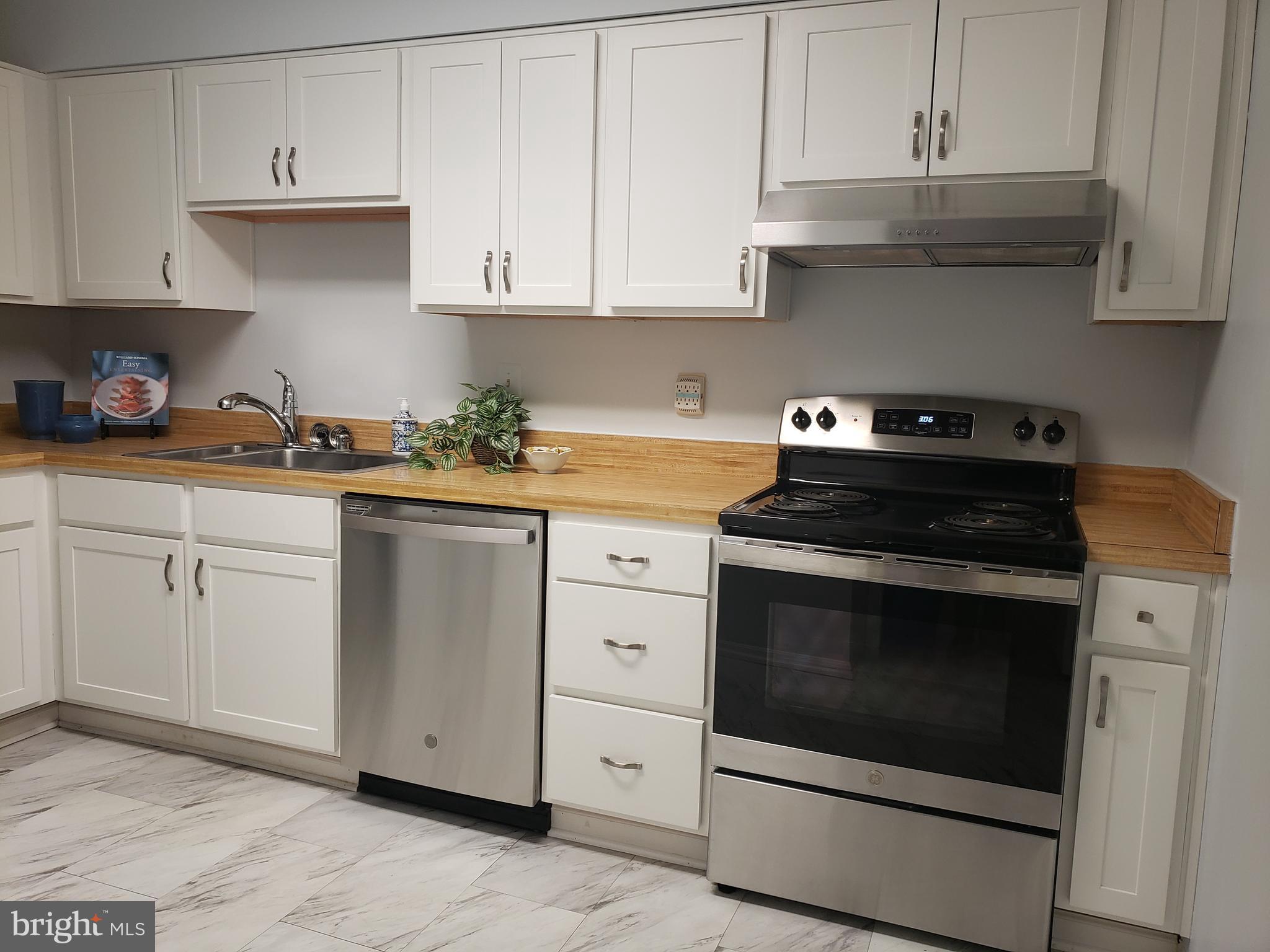 ROSSMOOR LEISURE WORLD - Residential